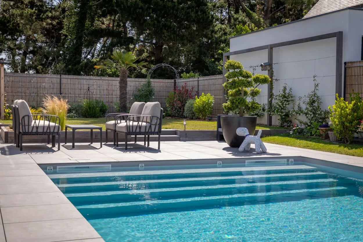 5 idées d’aménagement autour d’une piscine extérieure en Bretagne, piscine David Paysage