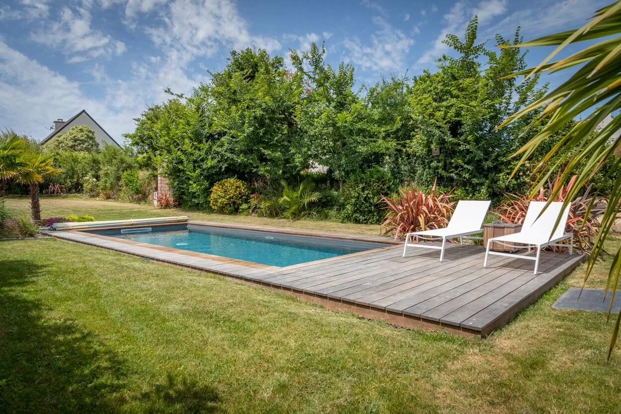 Réalisation piscine Arradon avec terrasse