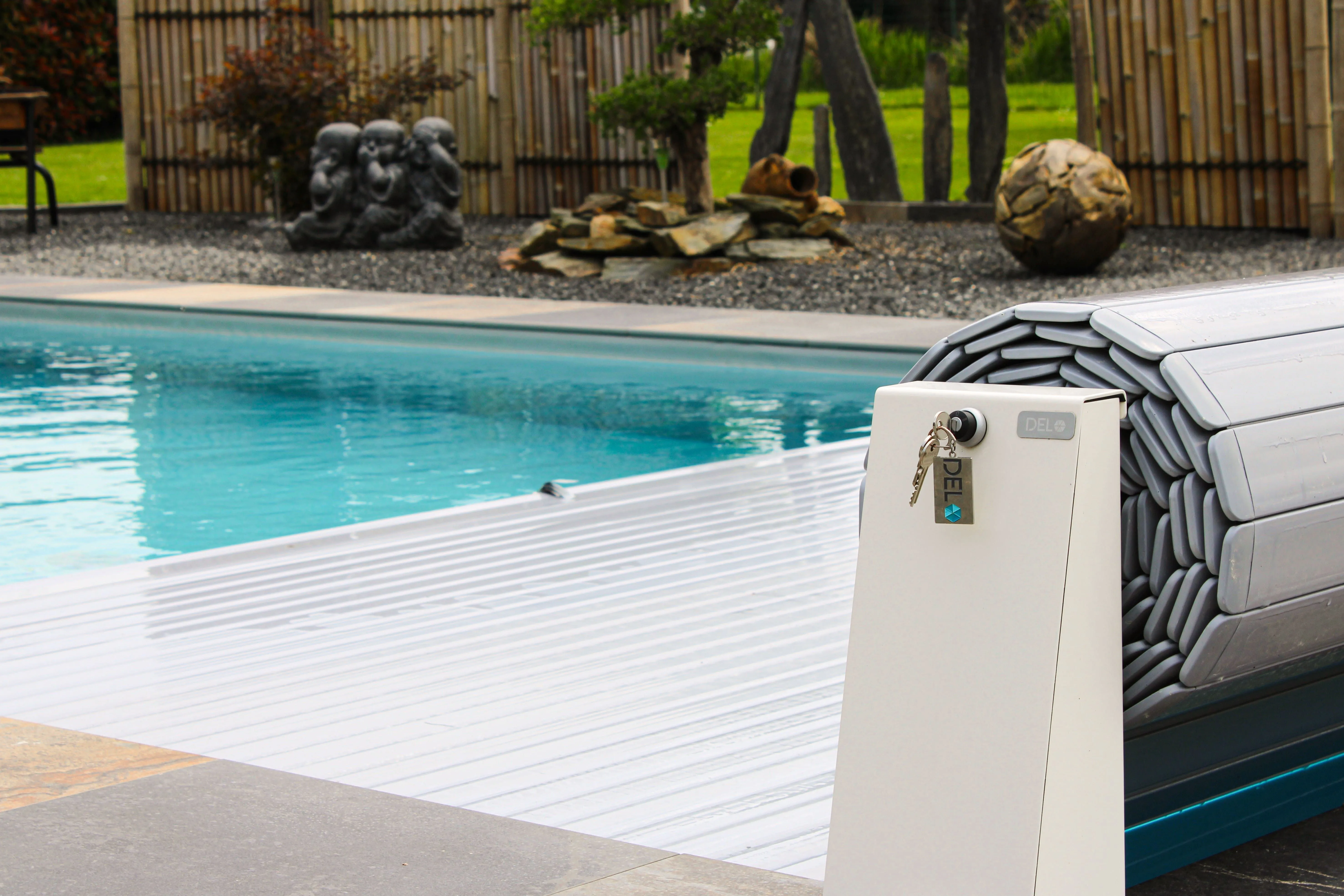 Piscine 8 x 4m Saint-Jacut-les-Pins, volet hors-sol, Morbihan, Piscines & Spas par David Paysage