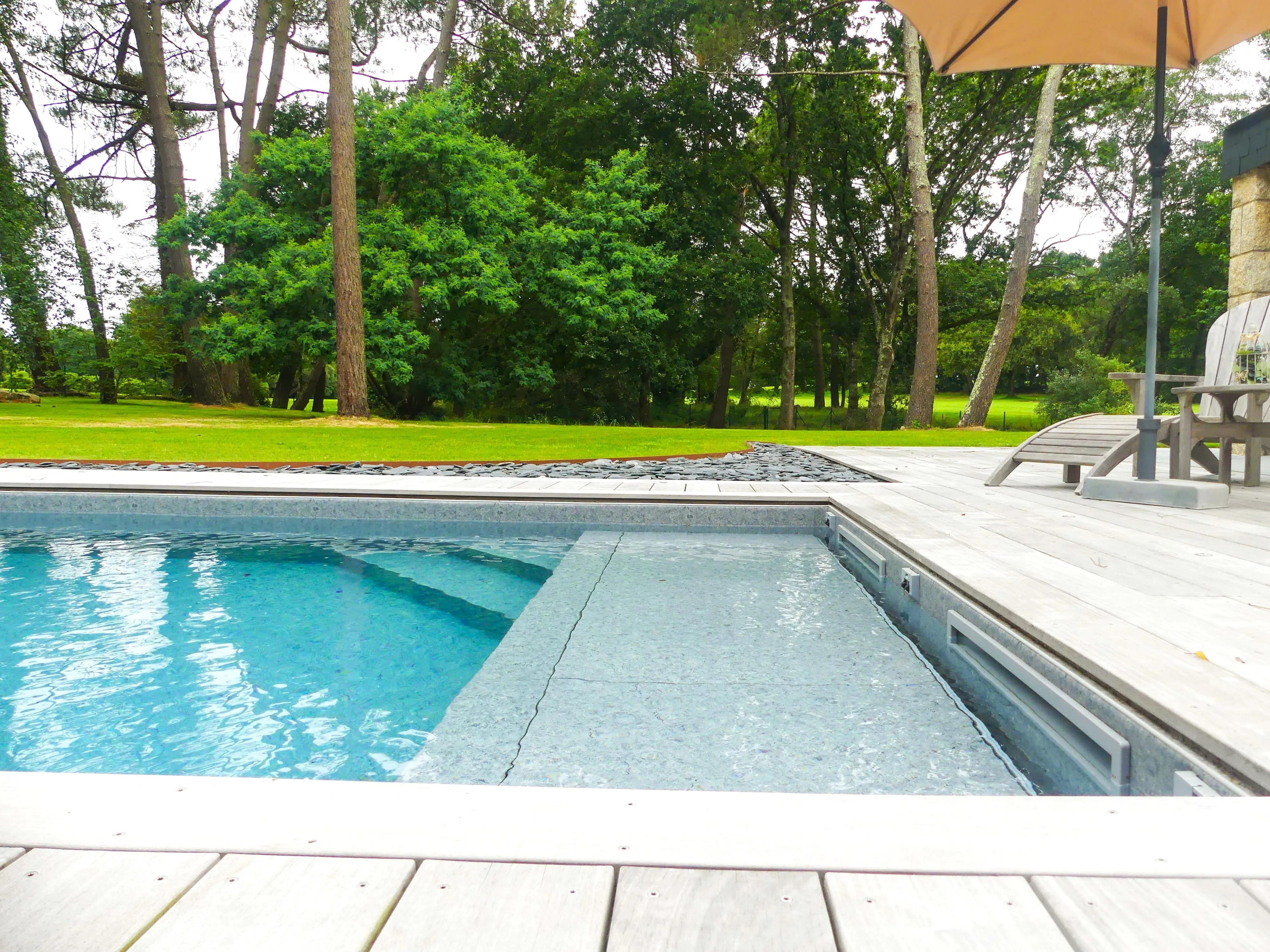 Piscine et aménagement extérieur Ploemel David Paysage